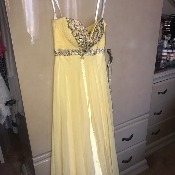 Yellow strapless Tony Bowls gown - Picture 3 of 7
